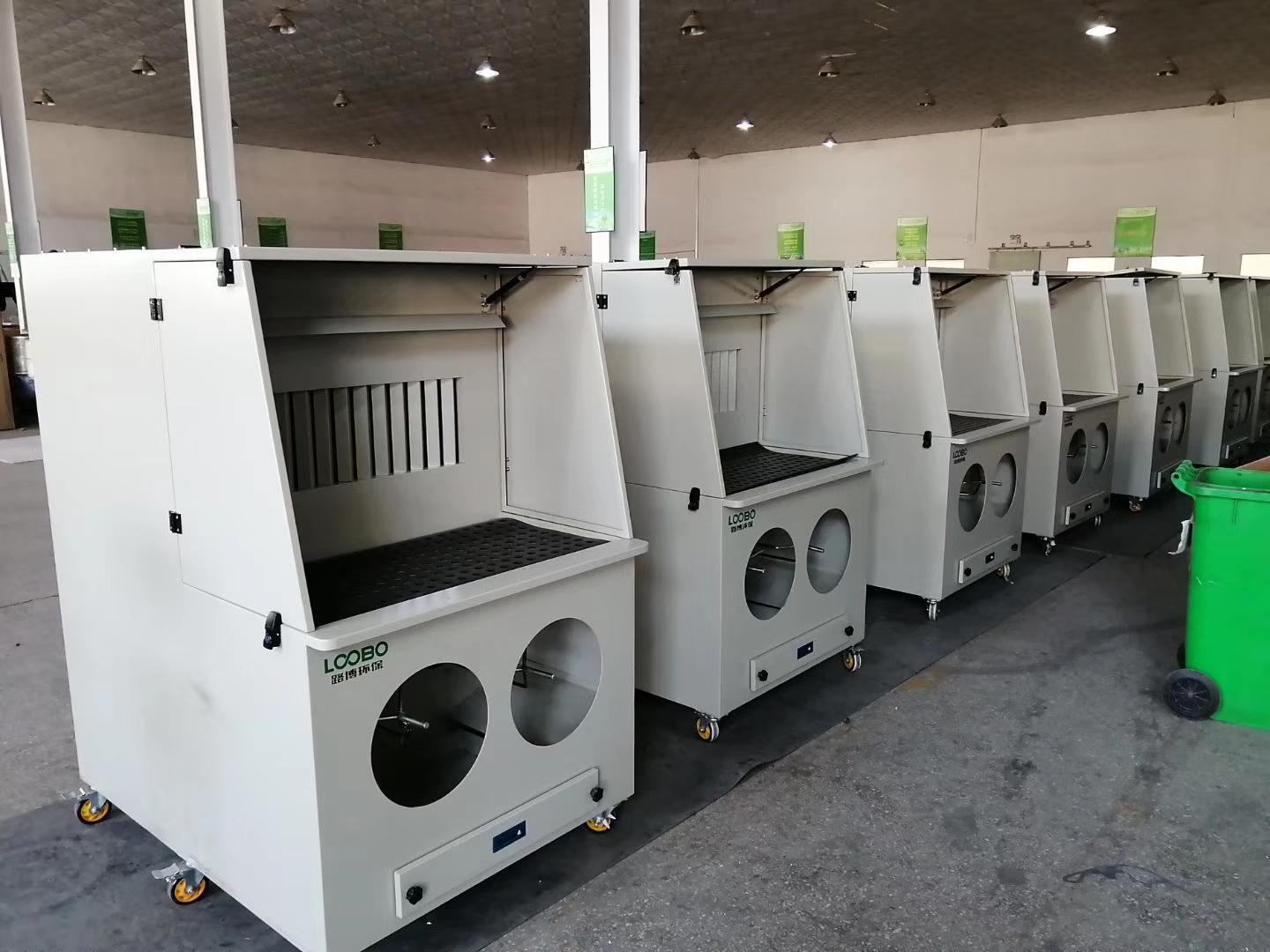 打磨拋光車間除塵方法多，而選擇打磨除塵臺(tái)的企業(yè)越來越多